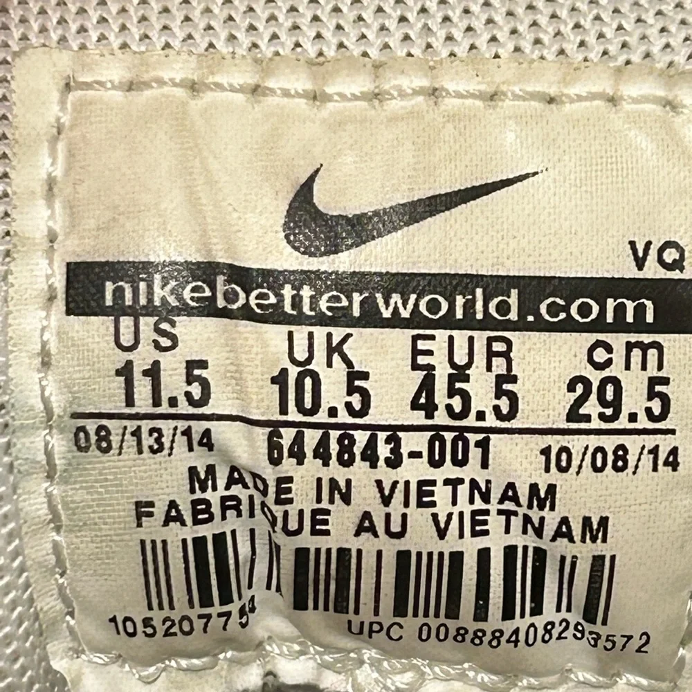 Nike Men’s Sneaker Black Blue Size 11.5